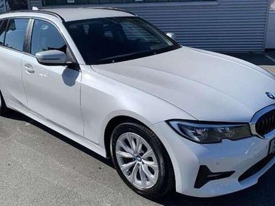 Gebraucht BMW 320 Sport Line 190 PS (139 kW) 2022 Mineralweiss metallic Kombi