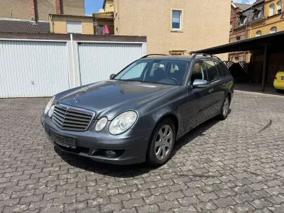 Gebraucht Mercedes E200 Classic 136 PS (100 kW) 2009 Grau Kombi