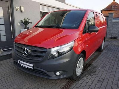 Gebraucht Mercedes Vito 179 PS (131 kW) 2017 Jupiterrot Van