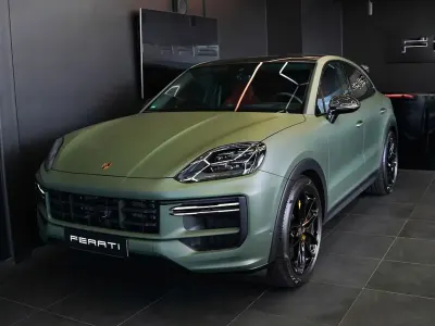 Gebraucht Porsche Cayenne Turbo E-Hybrid 600 PS (441 kW) 2024 Grün SUV