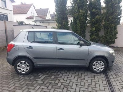 Gebraucht Skoda Fabia Active 60 PS (44 kW) 2013 Grau Limousine