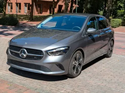 Gebraucht Mercedes B200 163 PS (119 kW) 2025 Grau Kleinwagen