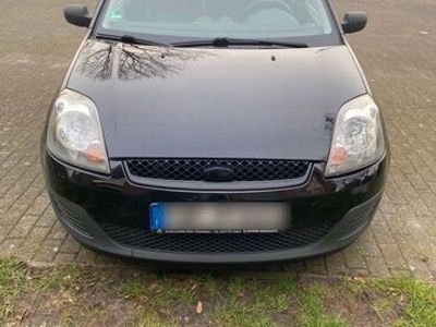 gebraucht Ford Fiesta 1.3 Liter Mit 20 Monate TÜV