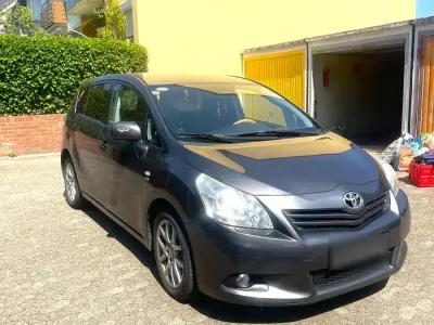 Gebraucht Toyota Verso 177 PS (130 kW) 2009 Grau Van / Kleinbus