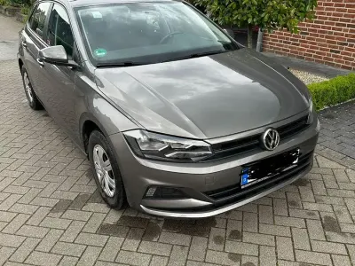 Gebraucht VW Polo Trendline 80 PS (58 kW) 2019 Grau Kleinwagen
