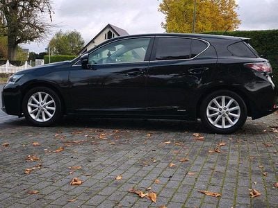 Lexus CT200h