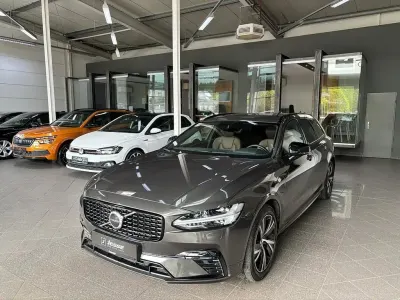 Gebraucht Volvo V90 R-Design 303 PS (222 kW) 2020 Pine grey / metallic (metallic) Kombi