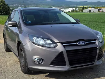 Gebraucht Ford Focus Titanium 125 PS (91 kW) 2012 Schwarz Kombi
