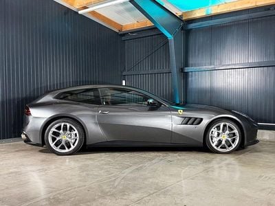 Grau Gebraucht 2018 Ferrari GTC4Lusso Kombi | 175.000 € (Superpreis)