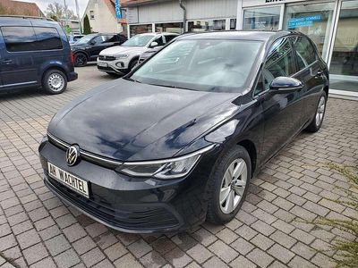 Gebraucht VW Golf VIII Life 110 PS (80 kW) 2022 Deep black perleffekt Limousine