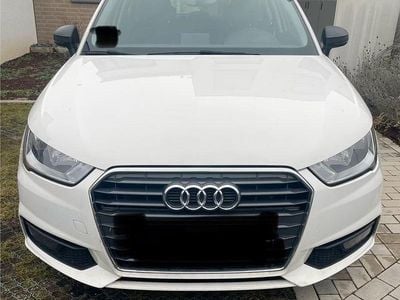 Gebraucht Audi A1 90 PS (66 kW) 2015 Weiß Kleinwagen