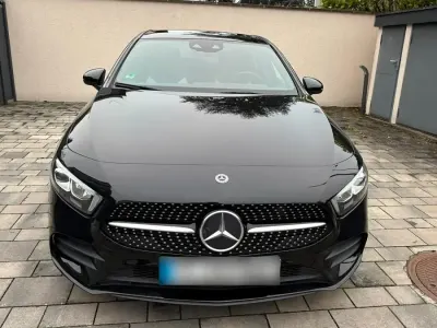 Gebraucht Mercedes A200 163 PS (119 kW) 2019 Schwarz Kleinwagen