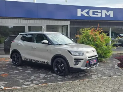 Neu KGM Tivoli 163 PS (119 kW) 2026 Latte greige SUV