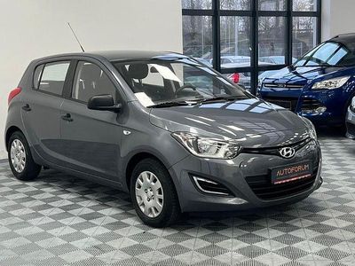 Grau Gebraucht 2014 Hyundai i20 Edition Limousine | 5.799 € (Fairer Preis)