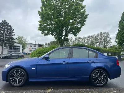 Gebraucht BMW 320 170 PS (125 kW) 2008 Blau Limousine