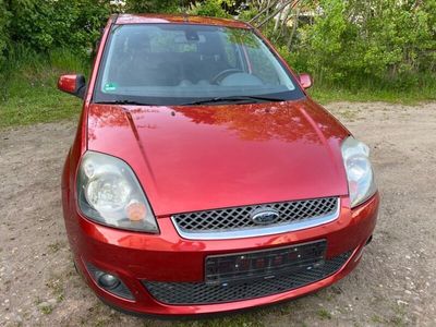 gebraucht Ford Fiesta 1,6 TDCi Ghia klima TÜV 26