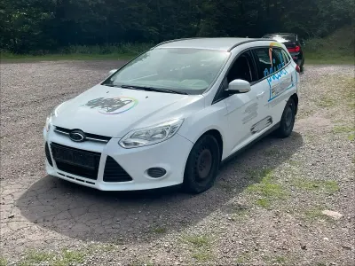 Gebraucht Ford Focus 115 PS (84 kW) 2012 Weiß Kombi
