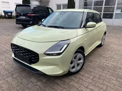 Gebraucht Suzuki Swift Comfort+ 83 PS (61 kW) 2025 Gelb Kleinwagen