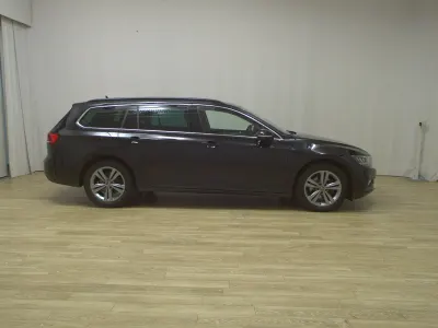 Gebraucht VW Passat Business 150 PS (110 kW) 2023 Schwarz Kombi