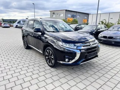 Gebraucht Mitsubishi Outlander P-HEV Top 224 PS (164 kW) 2017 Schwarz SUV