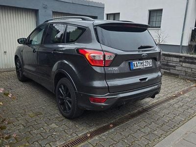 Gebraucht Ford Kuga ST-Line 180 PS (132 kW) 2019 Grau SUV