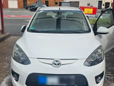 Gebraucht Mazda 2 86 PS (63 kW) 2009 Weiß Kleinwagen