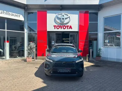 Neu Toyota Corolla Cross Team 152 PS (111 kW) 2026 Grau SUV