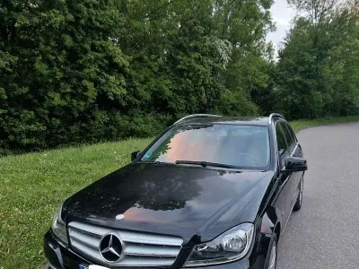 Gebraucht Mercedes C180 Avantgarde 156 PS (114 kW) 2011 Schwarz Kombi