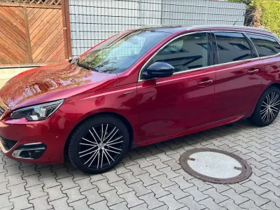 Gebraucht Peugeot 308 SW Allure 131 PS (96 kW) 2017 Rot Kombi