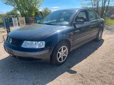 gebraucht VW Passat 1.6 Trendline, TÜV bis 08/2025.