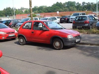 Second-hand Opel Corsa 45 CP (33 kW) 1995 Roșu Hatchback