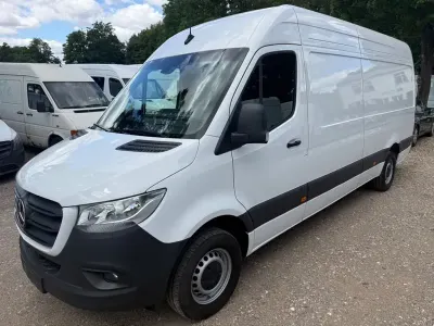 Gebraucht Mercedes Sprinter 150 PS (110 kW) 2025 Arktikweiss Van