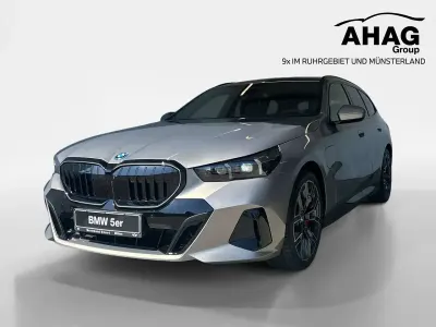 Neu BMW 550e Comfort Edition 489 PS (359 kW) 2026 Schwarz Kombi