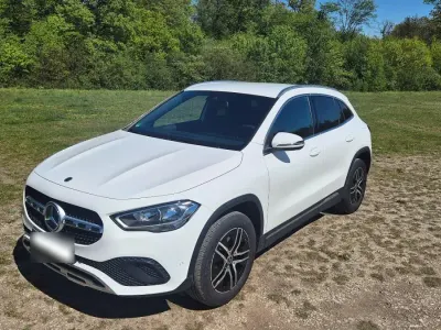 Gebraucht Mercedes GLA200 163 PS (119 kW) 2021 Weiß SUV