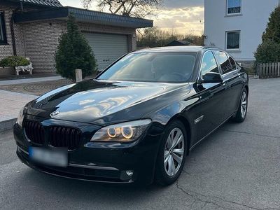 Second-hand BMW 730 245 CP (180 kW) 2010 Negru Berlinǎ