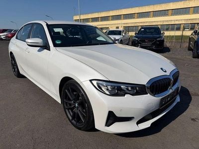 Gebraucht BMW 318 Advantage 150 PS (110 kW) 2020 Weiß Limousine