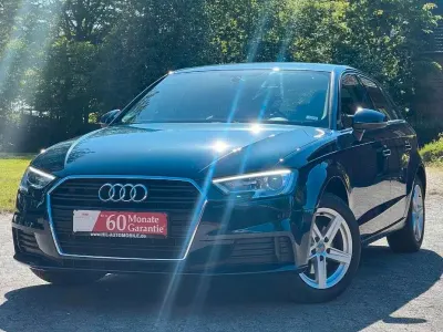 Gebraucht Audi A3 Basis 150 PS (110 kW) 2018 Blau Limousine