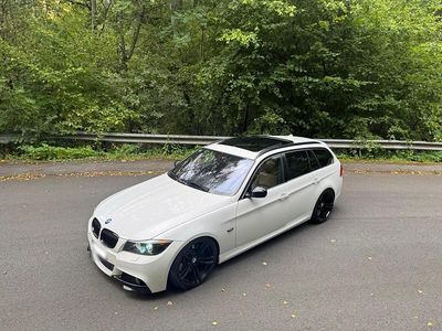 Gebraucht BMW 330 245 PS (180 kW) 2011 Weiß Kombi