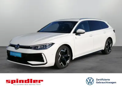 Gebraucht VW Passat R-line 150 PS (110 kW) 2025 Pure white Kombi