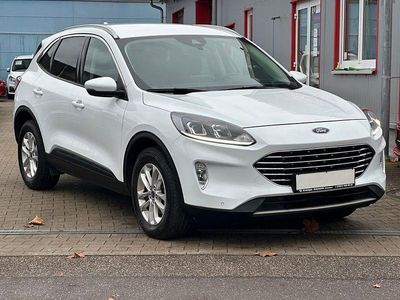 Gebraucht Ford Kuga Titanium 150 PS (110 kW) 2021 Frozen white SUV