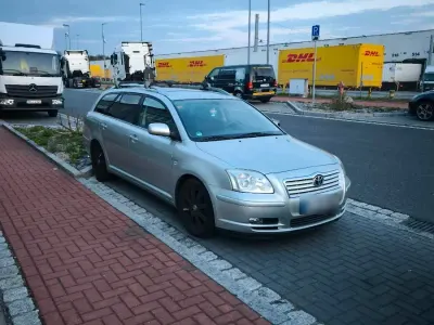 Gebraucht Toyota Avensis T2 177 PS (130 kW) 2006 Silber Kombi