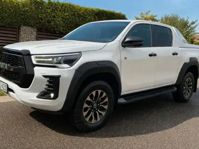 Gebraucht Toyota HiLux Sport 204 PS (150 kW) 2024 Weiß Pickup