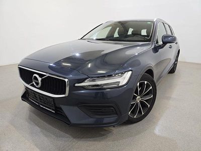 Gebraucht Volvo V60 Momentum 150 PS (110 kW) 2020 Blau Kombi