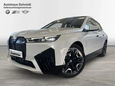Gebraucht BMW iX Sport Line 239 kW (326 PS) 2023 Mineralweiß SUV