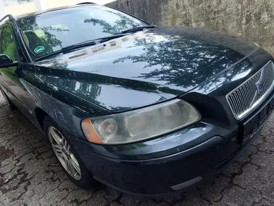 Gebraucht Volvo V70 Kinetic 140 PS (102 kW) 2007 Schwarz Kombi