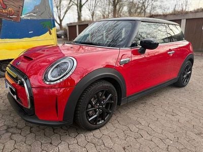 Rot Gebraucht 2023 Mini Cooper SE Classic Kleinwagen | 17.900 € (Guter Preis)