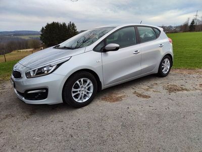 gebraucht Kia Ceed cee'd /1.6 CRDi Sommer - Winterräder - Alu