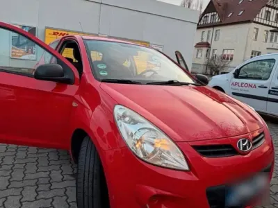 Gebraucht Hyundai i20 78 PS (57 kW) 2009 Rot Kleinwagen