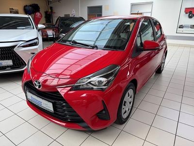 Usata Toyota Yaris Comfort 72 CV (52 kW) 2020 Rosso Utilitaria