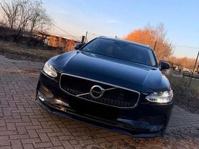 Gebraucht Volvo V90 Momentum 190 PS (139 kW) 2020 Schwarz Kombi